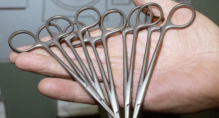 Vietnamese man lives with surgical scissors in Abdomen 